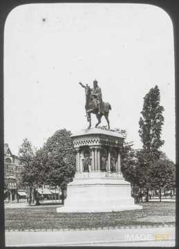 Statue de Charlemagne (Liège)